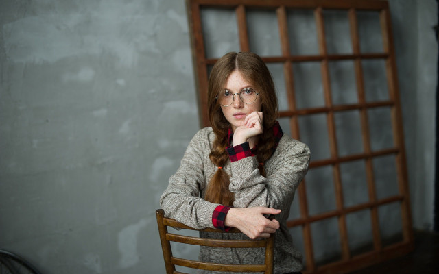 Anka zhuravleva portrait serious brown free wallpaper - medium preview image