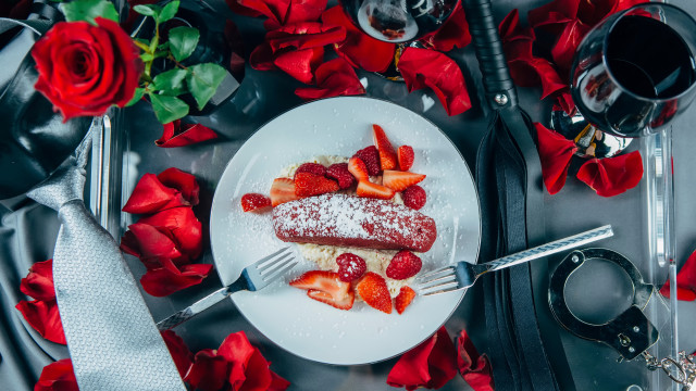 Strawberries rose food glass wine free wallpaper - medium preview image