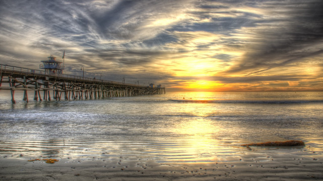 Pier ocean sunset boat city free wallpaper - medium preview image