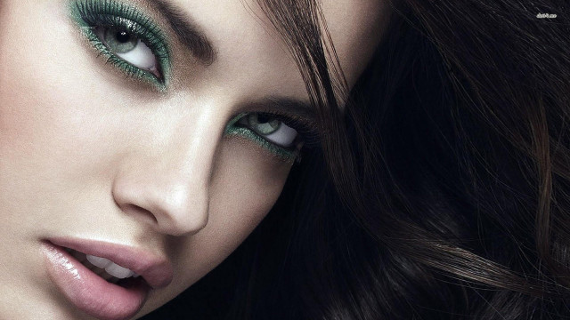 Green eyes green eyeliner green free wallpaper - medium preview image