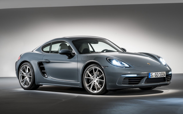 Silver sports car studio rendering #2 free wallpaper - medium preview image