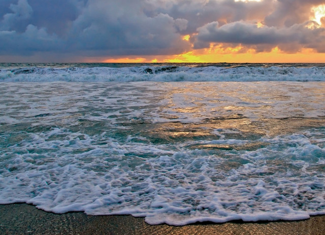 Beach waves sunset clouds ocean free wallpaper - medium preview image