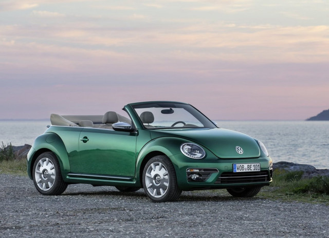Green convertible ocean rock shore free wallpaper - medium preview image