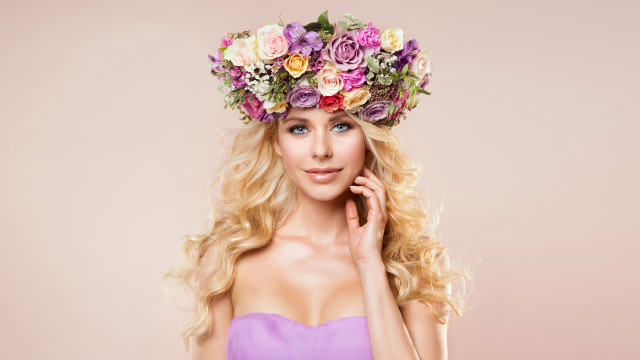Flower crown blonde woman roses free wallpaper - medium preview image