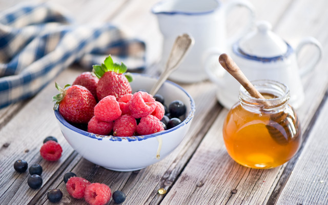 Berry honey stilllife impressionism blurry free wallpaper - medium preview image