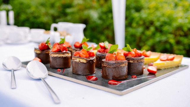 Desserts plate table spoon blurry free wallpaper - medium preview image