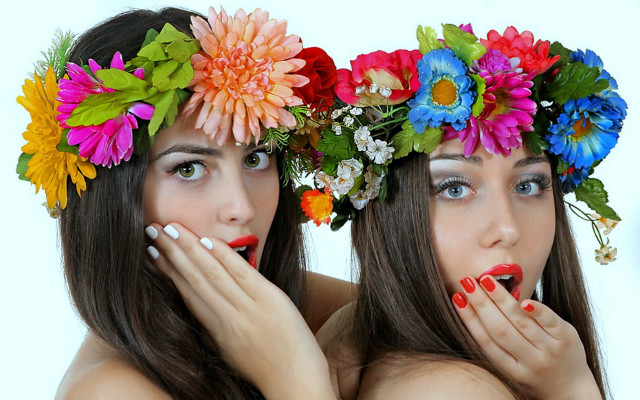 Two women flower crowns pop #2 free wallpaper - medium preview image