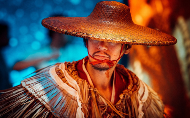 Man strawhat rednose redstring portrait free wallpaper - medium preview image