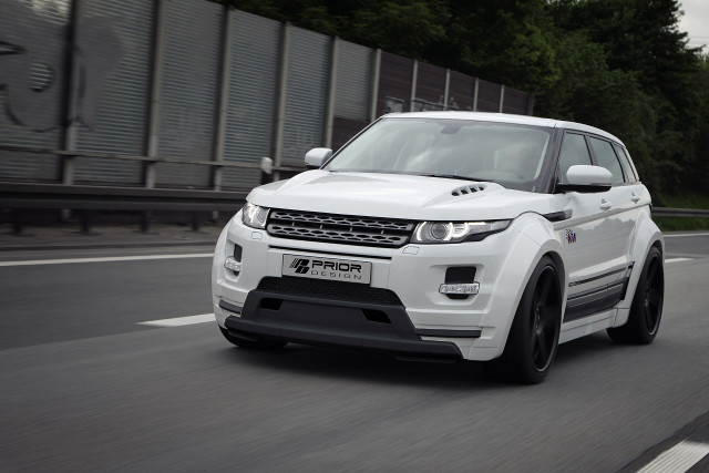 White range rover forest fence free wallpaper - medium preview image