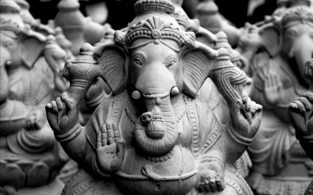 Elephants statues painted blurry greyscale free wallpaper - medium preview image