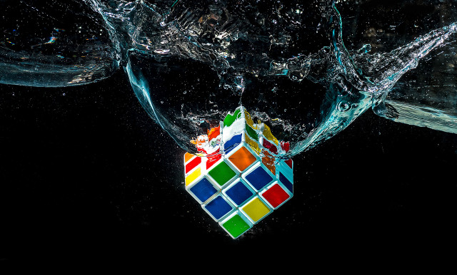 Floating cube water bubbles splash free wallpaper - medium preview image