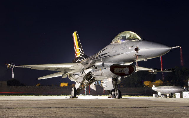 Jetfighter tarmac night lights cobra free wallpaper - medium preview image