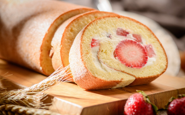 Bread strawberries cuttingboard wine food #2 free wallpaper - medium preview image