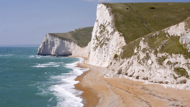 Beach cliff lake mountain sand free wallpaper - medium preview image