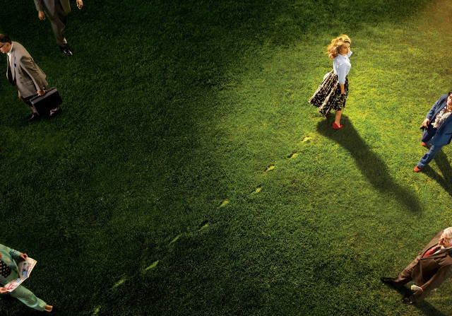 Group people green field fire free wallpaper - medium preview image