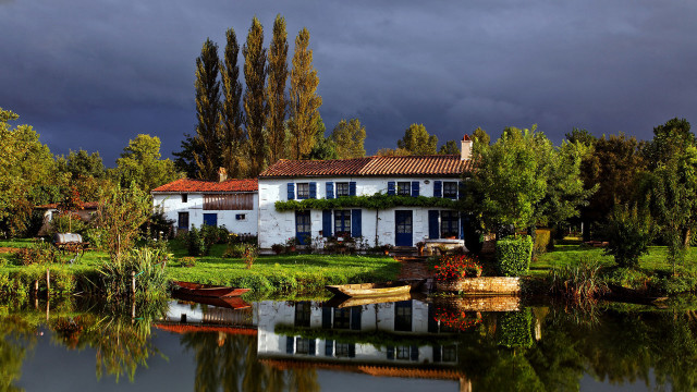 Lake house boat trees sky free wallpaper - medium preview image