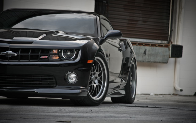 Black car building door window free wallpaper - medium preview image
