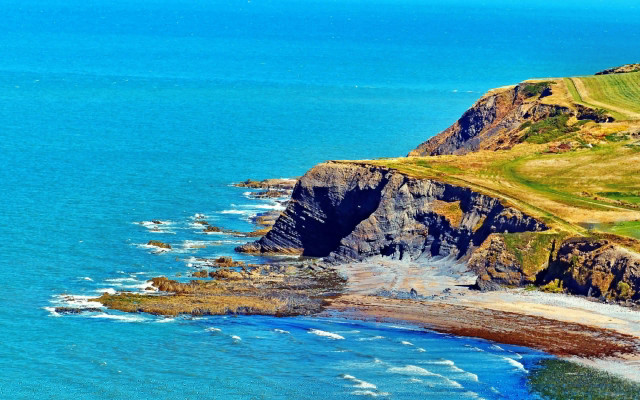 Golf course coast cliff panorama free wallpaper - medium preview image