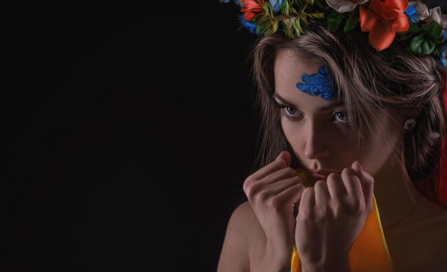 Woman flower crown yellow scarf free wallpaper - medium preview image