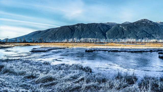 Snowy field mountain river beach free wallpaper - medium preview image