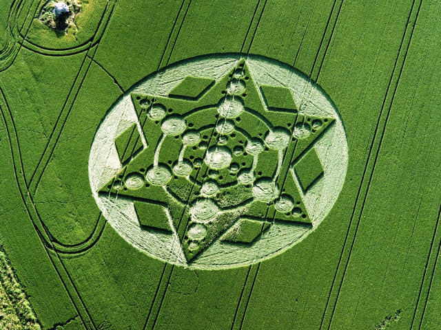 Crop circle star scenery land free wallpaper - medium preview image