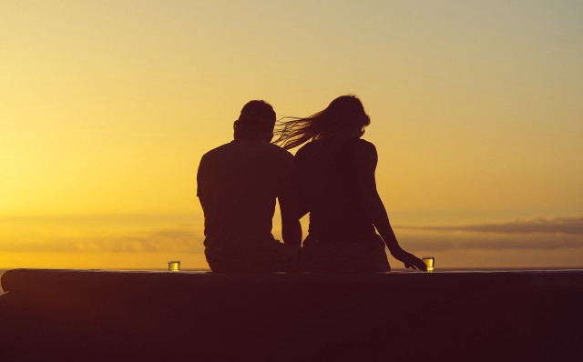 Romantic sunset couple bench ocean free wallpaper - medium preview image