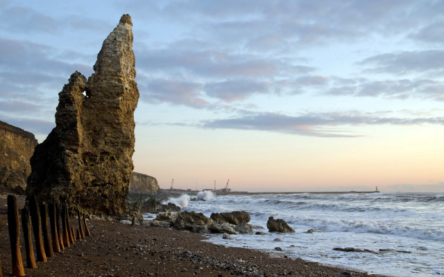 Rocky beach boat mountain sky free wallpaper - medium preview image