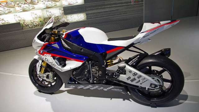 Motorcycle display glass window white free wallpaper - medium preview image
