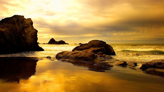 Bascove beach rocks water cloudy #2 free wallpaper - medium preview image