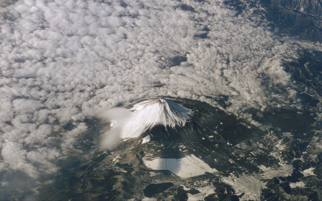 Mountain clouds snow plane view free wallpaper - medium preview image