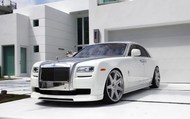 Rollsroyce white building dog door free wallpaper - medium preview image
