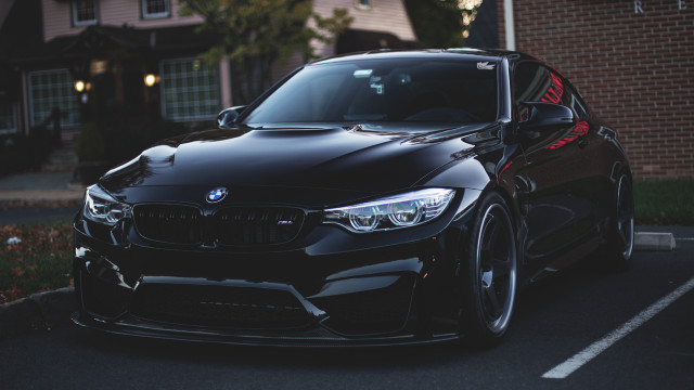 Black car parking lot house free wallpaper - medium preview image