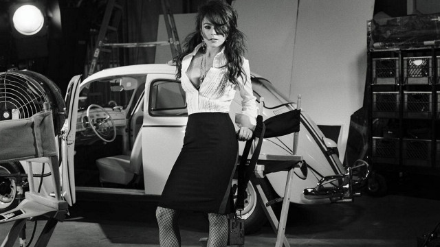 Woman car garage moon black free wallpaper - medium preview image