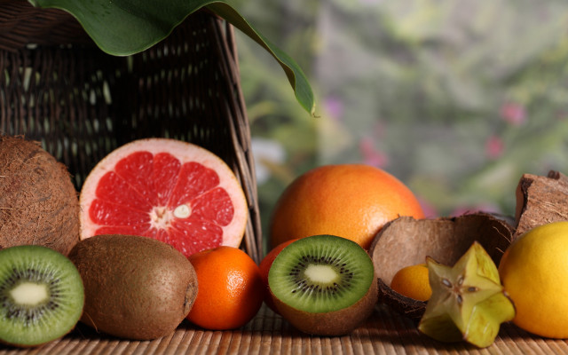 Fruit basket oranges kiwis stilllife free wallpaper - medium preview image