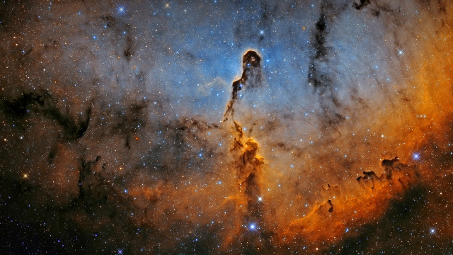 Large star cluster space telescope free wallpaper - medium preview image