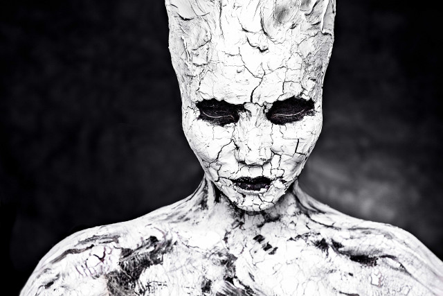 Man mask darkroom marble sculpture free wallpaper - medium preview image