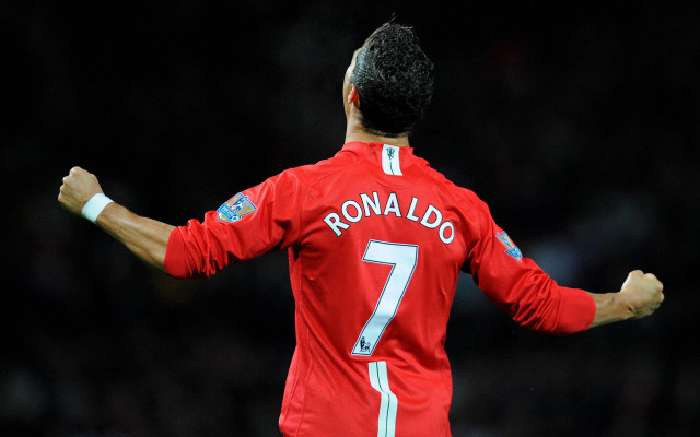 Man red jersey soccer heroic free wallpaper - medium preview image