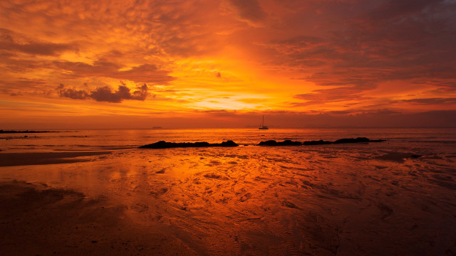 Sunset beach boat person matte free wallpaper - medium preview image