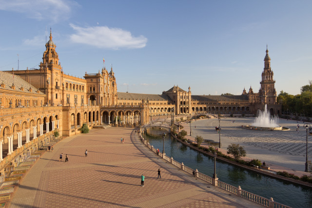 Large building fountain clock tower free wallpaper - medium preview image