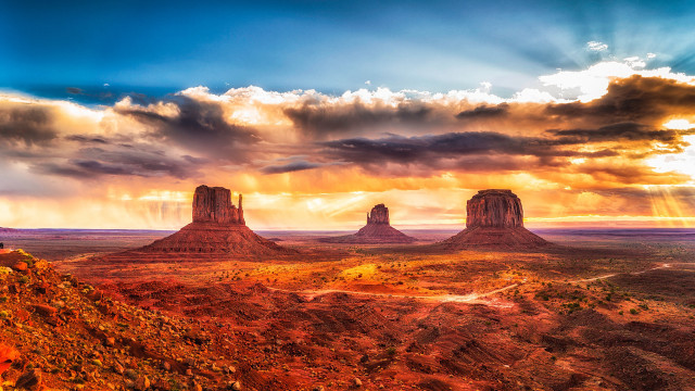 Desert sunset mountain clouds sunbeam free wallpaper - medium preview image