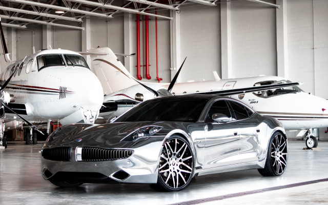 Silver sports car garage jet free wallpaper - medium preview image