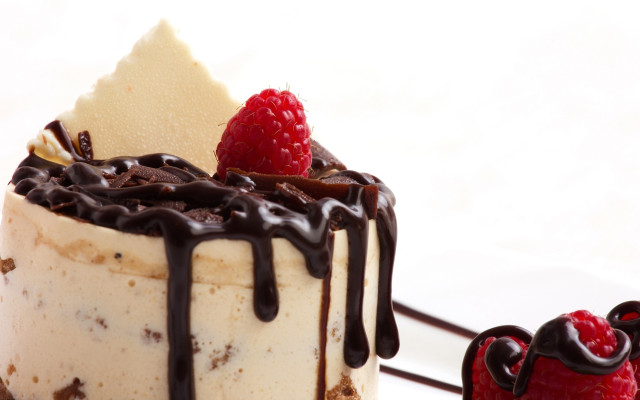 Chocolate raspberry dessert stilllife food free wallpaper - medium preview image