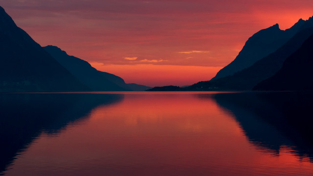 Red sky reflection mountains lake free wallpaper - medium preview image