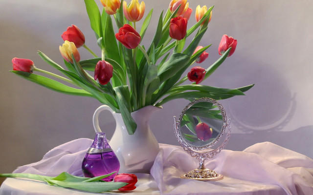 Vase flowers mirror table cloth free wallpaper - medium preview image