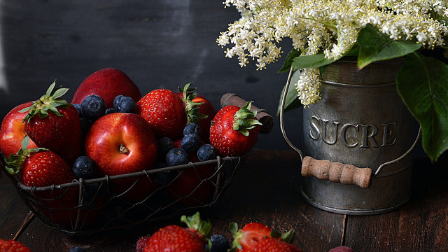 Strawberries basket bucket vase flower free wallpaper - medium preview image