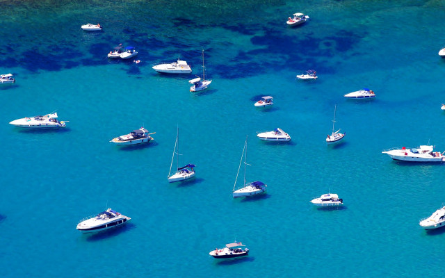 Boats floating ocean lagoon aerial free wallpaper - medium preview image