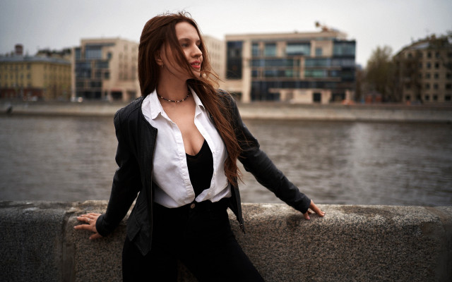Elina karimova suit woman portrait free wallpaper - medium preview image