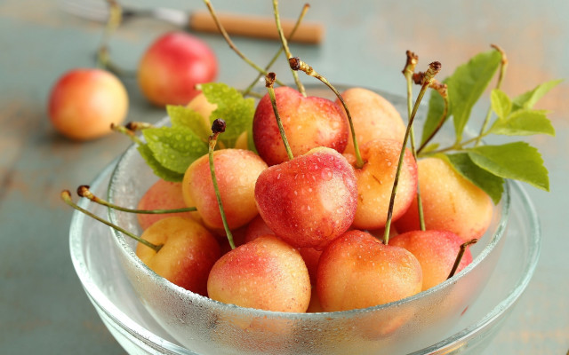 Bowl apples leaves table knife free wallpaper - medium preview image