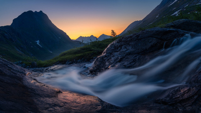 Sunset rocky valley mountains lake free wallpaper - medium preview image