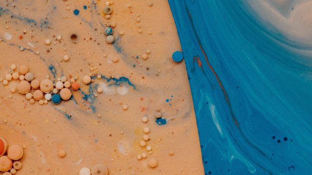 Blue yellow painting action bubble free wallpaper - medium preview image